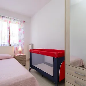 apartmani-xenia-desiderio.in-istria.net/