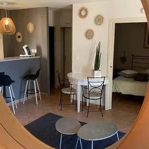 appartement-cosy-residence-du-golf-de-saumane.fr-provencehotel.com/